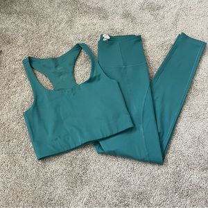 Girlfriend Collective Set